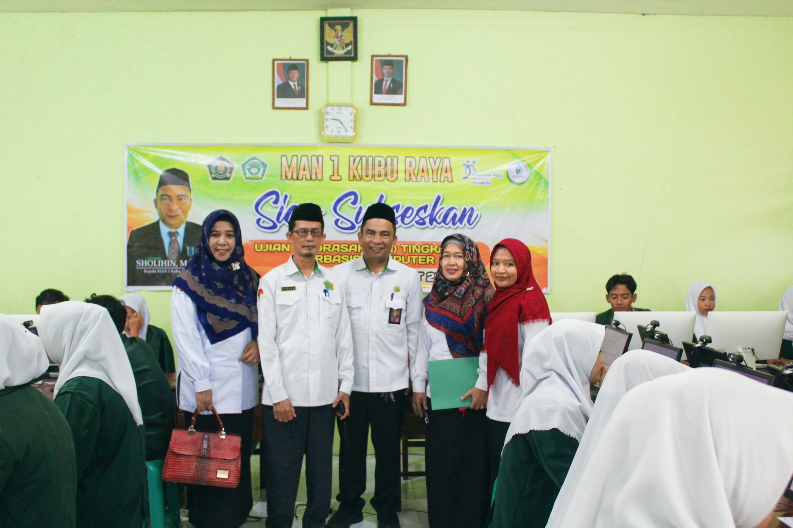 Kemenag Kubu Raya Lakukan Monev Pelaksanaan UMBK di MAN 1 Kubu Raya