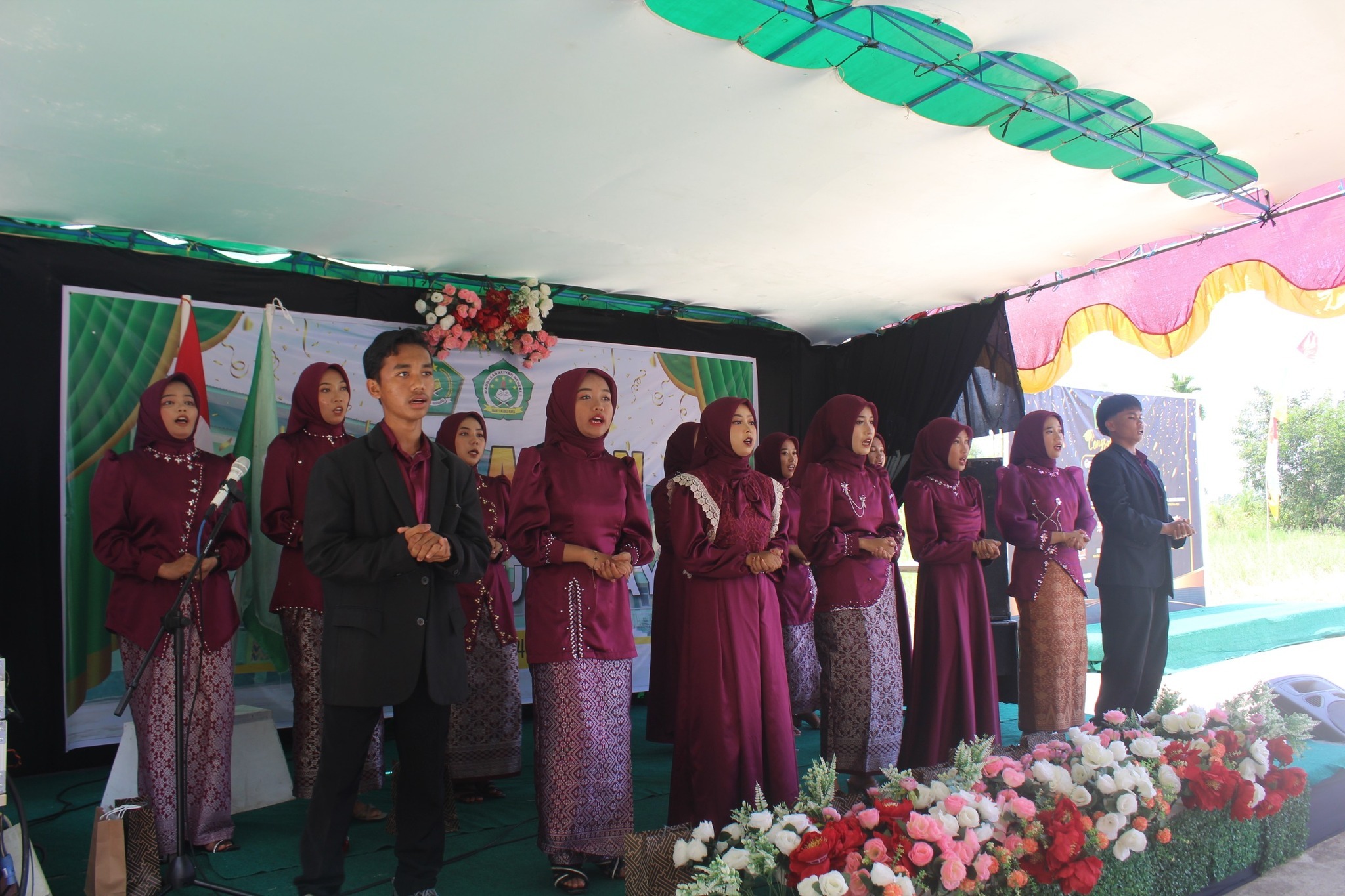 MAN Filial 1 Kubu Raya Gelar Pelepasan Siswa Kelas XII Tahun Ajaran 2024/2025