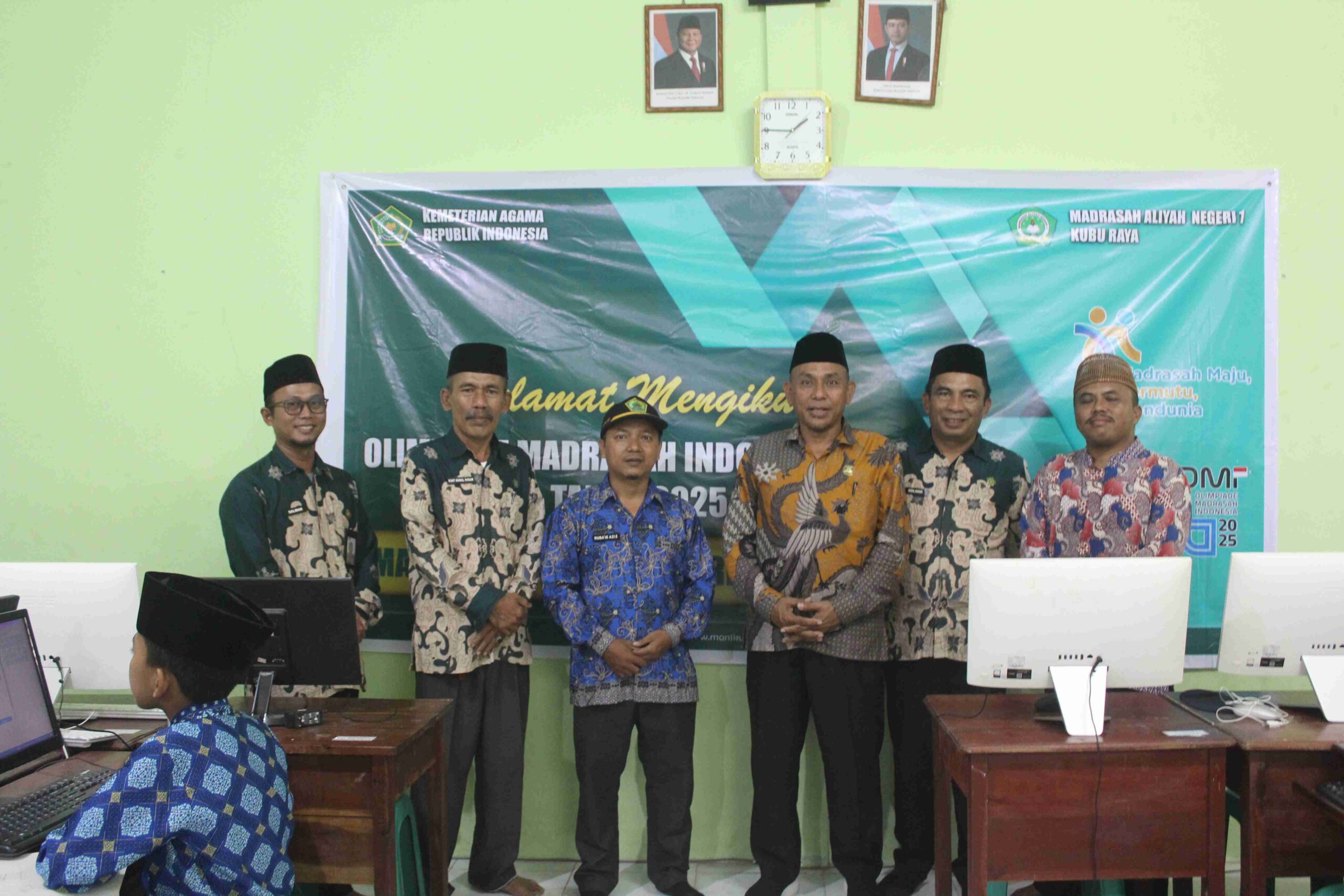 Kasi Pendis Kemenag Kubu Raya Pantau OMI Jenjang MI Tingkat Provinsi di MAN 1 Kubu Raya